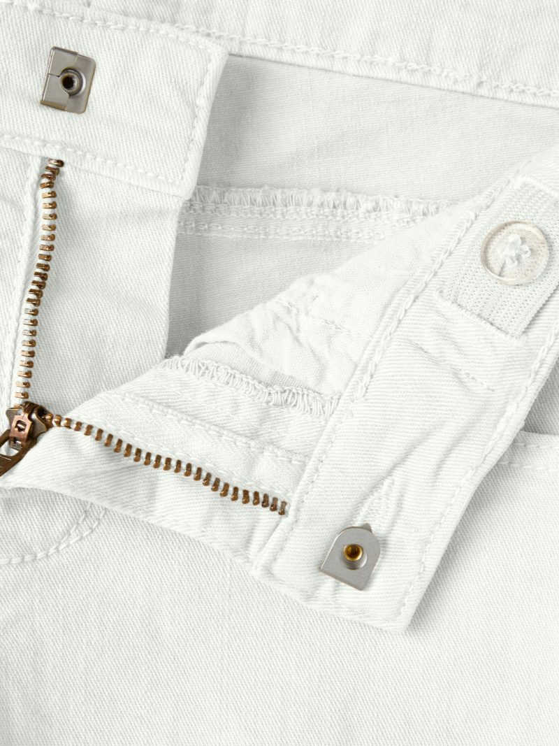 13212157_BrightWhite_005